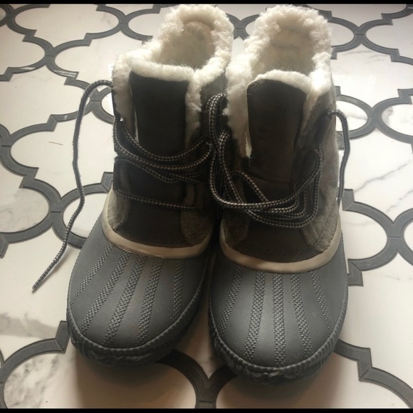 SOLD Sorel Out and About size 8 - Picture 2 of 6